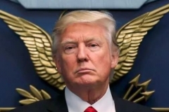 特朗普被推特气炸了，急吼吼签下总统令，威胁封杀它！疫情不管了