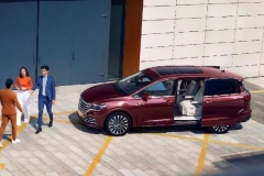 上汽大众高端MPV威然上市，售价28.68万起