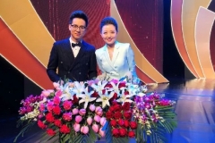 又一电动车企业总裁上阵直播：1元抢车嗨翻天