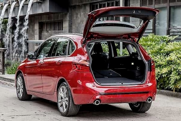 宝马最失败的一款车，2个月才卖8台，比1系X2实用，外号2系旅行版