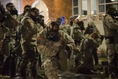 美军对手无寸铁居民开枪，死伤人数直线上升，白宫：看谁敢干涉