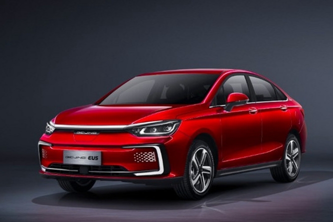 7月上市/全新LOGO 新款BEIJING-EU5预售开启