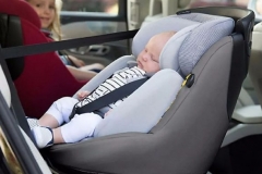 专家：立法强制使用儿童安全座椅，网友：先提升质量再说