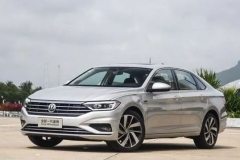 因妻子喜欢选了这款车，开五千公里发现真省油，裸车价才12万左右