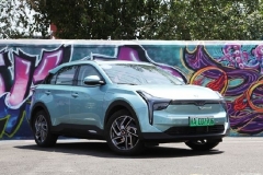 全球首创透明A柱 NEDC续航500km 哪吒U的新玩法到底实不实用？