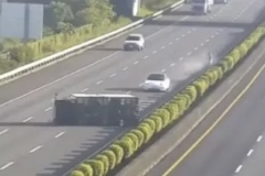 台湾一辆特斯拉Model 3自动巡航时撞车