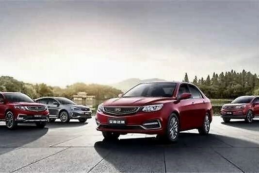 快乐得像个孩子！那些记忆犹新的“第一次”，绕不开人生第一辆车