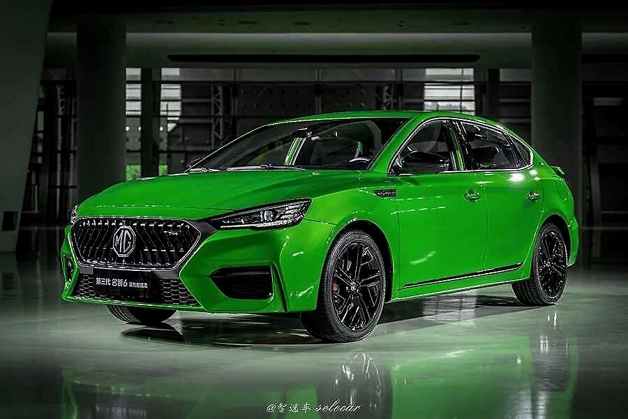 实拍第三代名爵6，自带原厂尾翼，仪表盘还能显示G值？