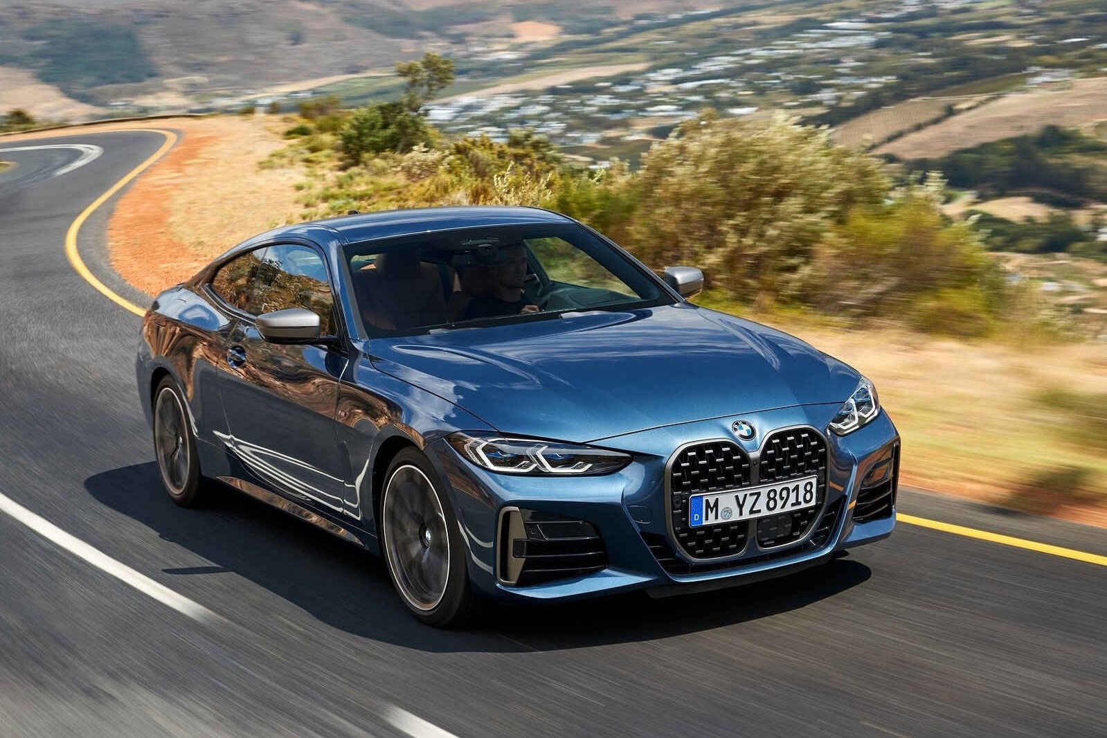 宝马竟然把X7的大鼻孔放在了轿跑身上？