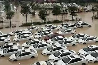 没买涉水险却被水泡了的车子 记住 保险公司也得赔