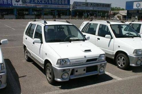 铃木奥拓40周年纪念版，还是那台实用小车，可惜不在中国了