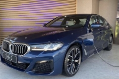 宝马新款5系实车曝光 外观设计更运动/内饰科技革新