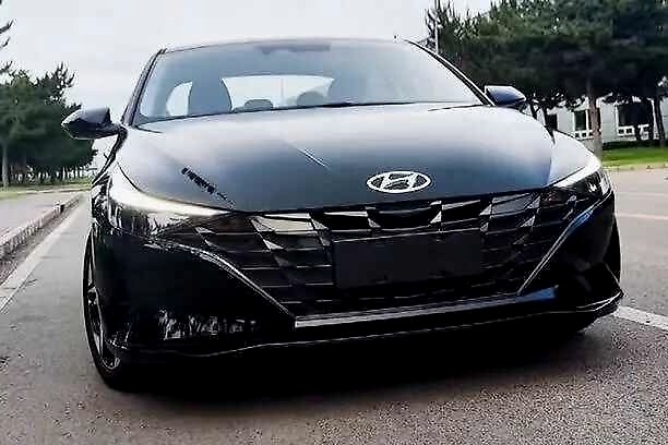 最凶的家轿？国产伊兰特曝光，百公里油耗仅4.9L