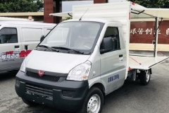 最便宜仅需5.58万元 五菱荣光带你去摆地摊