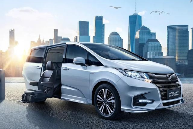 MPV市场掀起热浪，普通家庭选什么车？奶爸看向这三款