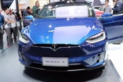 燃油车停靠电动车专用充电车位， 于理不符，于情更是不通