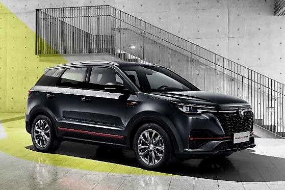 长安汽车CS55PLUS新车曝光，预计起售价8.99万！