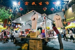 能摆地摊的五菱电动车来了，每公里1毛钱可续航300km