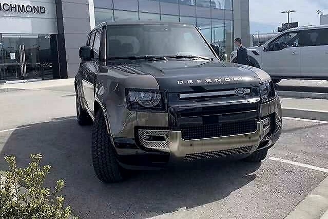 新款路虎卫士即将国内上市，萌萌的大灯下隐藏着不凡的动力