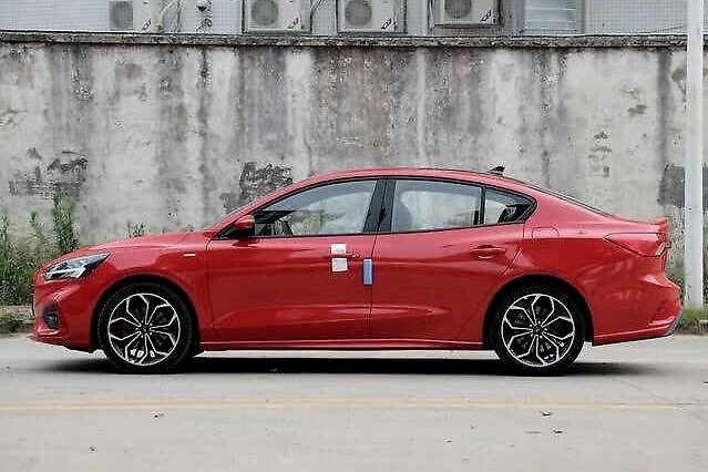 我打败了我自己？曾经月销直逼2万台的福克斯，如今月销不足3千