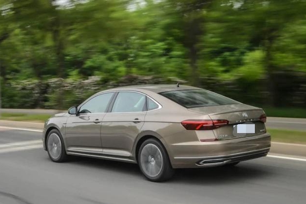 最懂中国人的车型，2020款帕萨特更智能更科技，18.59万起售