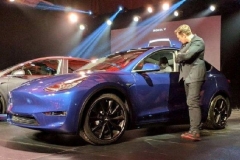 特斯拉CEO马斯克：提升Model Y产能是当前第一要务