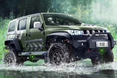 针对越野发烧友 北京BJ40雨林穿越版预售28万元 搭2.3T发动机