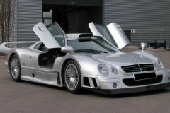 90年代卖1500万的大奔，“滞销”到现在，活成了官方收藏品