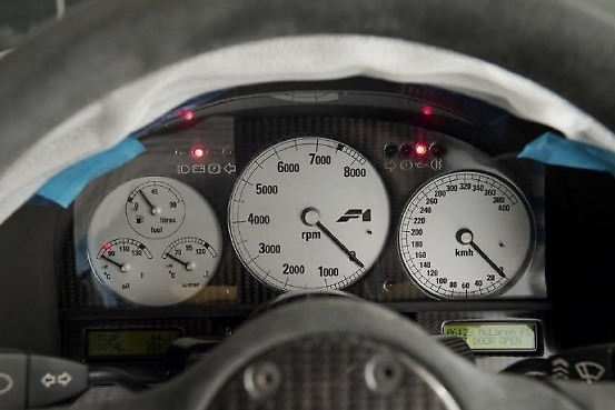 1997年出厂全球唯一的迈凯伦有多值钱？2017年成交价2000万美金！