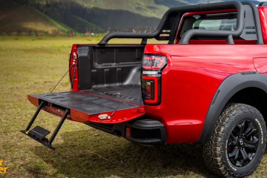 7种地形模式的长城炮越野皮卡是否值得买？试驾一下就知道了