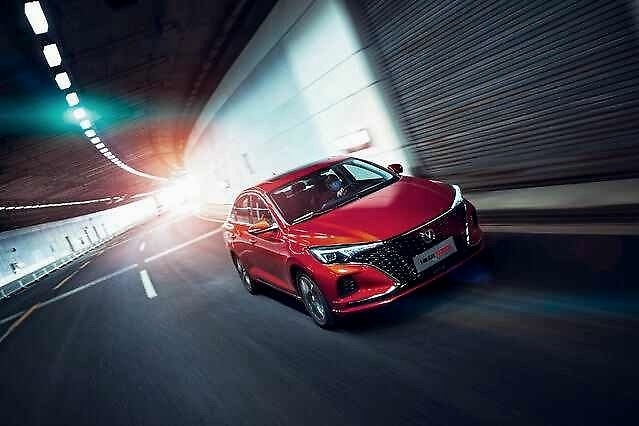 整车品质媲美同级合资车型，长安逸动系列5月劲销13709辆