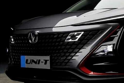 2020年最具话题性的网红车型，长安UNI-T到底体验如何？