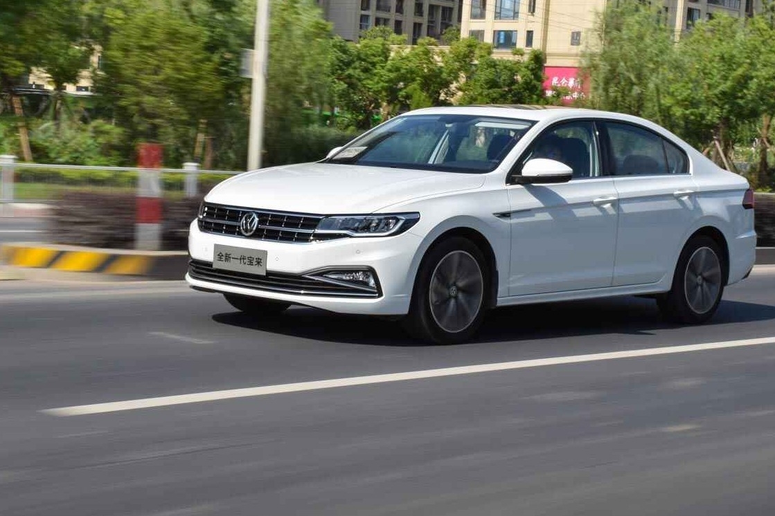 40多万的豪车销量都能暴涨近2倍！国内有钱人真多