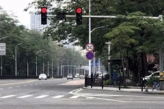 到底还有多少人看到圆形红灯不敢右转的？还有谁