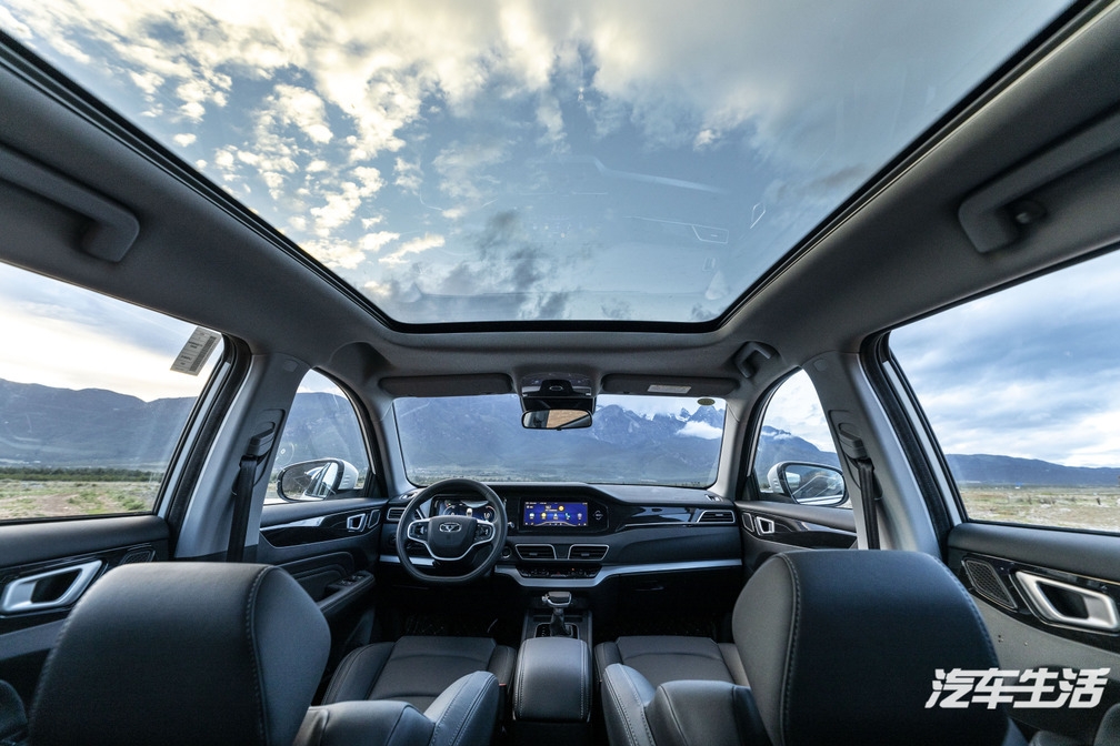 就凭有趣又任性的车身颜色，炫界就能稳拈所有年轻用户