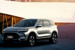 吴迎秋：“BEIJING-X7”是传统汽车还是“新汽车”？|汽车预言家