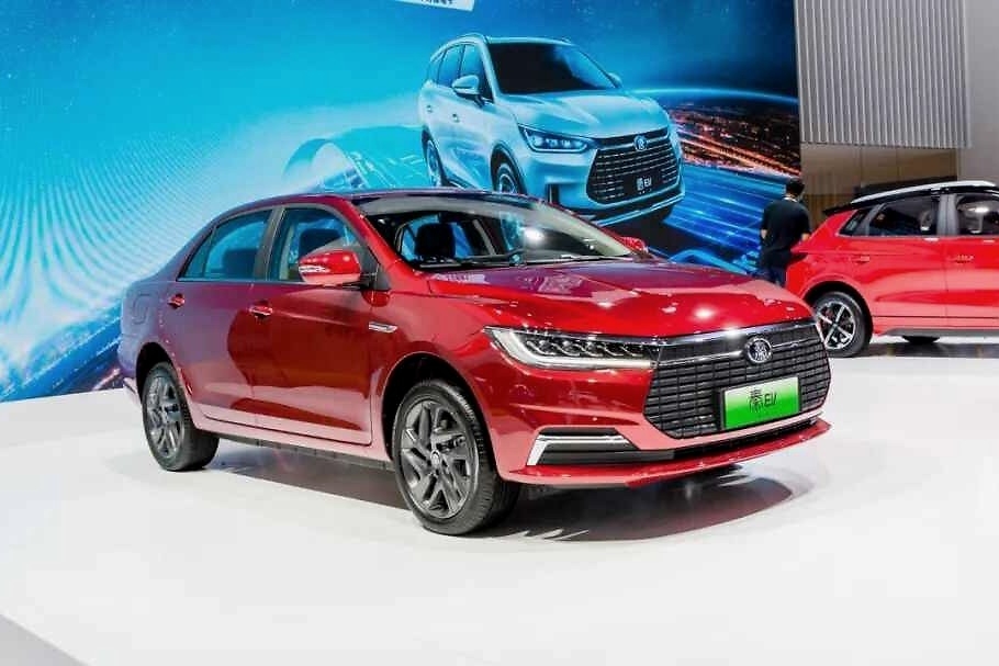 比亚迪秦EV来给你解释解释：什么叫性价比 【快车体验306】