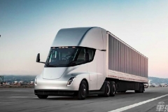 马斯克发推特确认：特斯拉半挂电动卡车即将量产