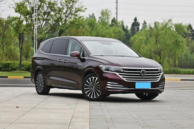 大众的亲民之作，威然性能超高，却比GL8内饰更豪华，车标还贵气