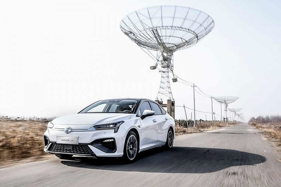 5月新能源汽车销量辣评：特斯拉稳坐冠军埃安第二，蔚来理想上榜