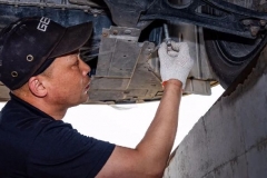 这颗螺栓吊起的，不止是10吨重房子，更是吉利的企业担当