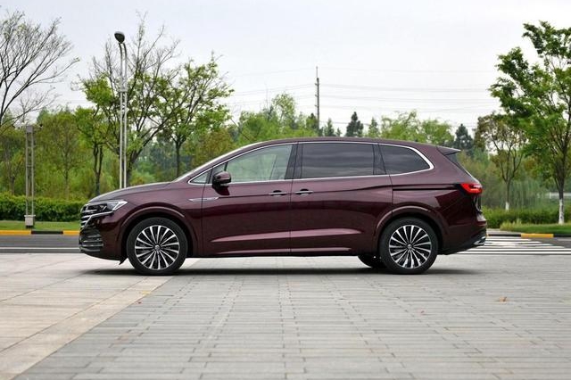 从不减配的合资车，上汽大众威然顶配40万内拿下，GL8遇到劲敌了