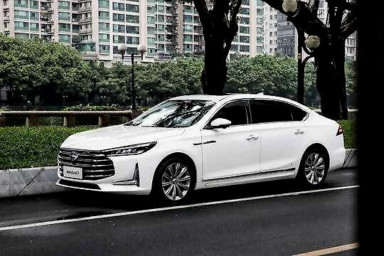 自主标杆再次拔高！试驾全新传祺GA8