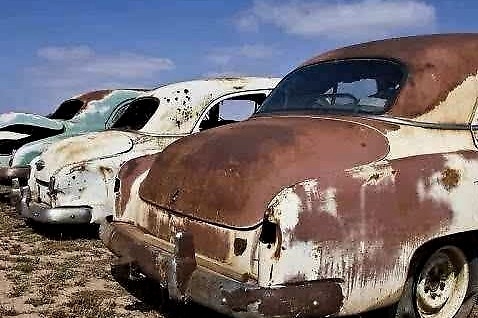 汽车长期暴晒会有什么后果，看完赶紧找阴凉的地方停