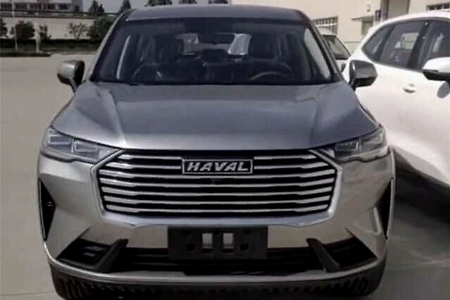 全新哈弗H6实车曝光，采用贯穿式尾灯，网友：外观不会被骂了