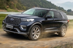 全新福特探险者四驱钛金版最值得买 6座/7座两种布局