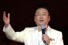 韩红公布捐款名单，蒋大为国外消费国内“捞金”，引热议