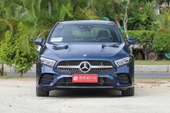 奔驰A 180车型正式上市 售价23.28万元