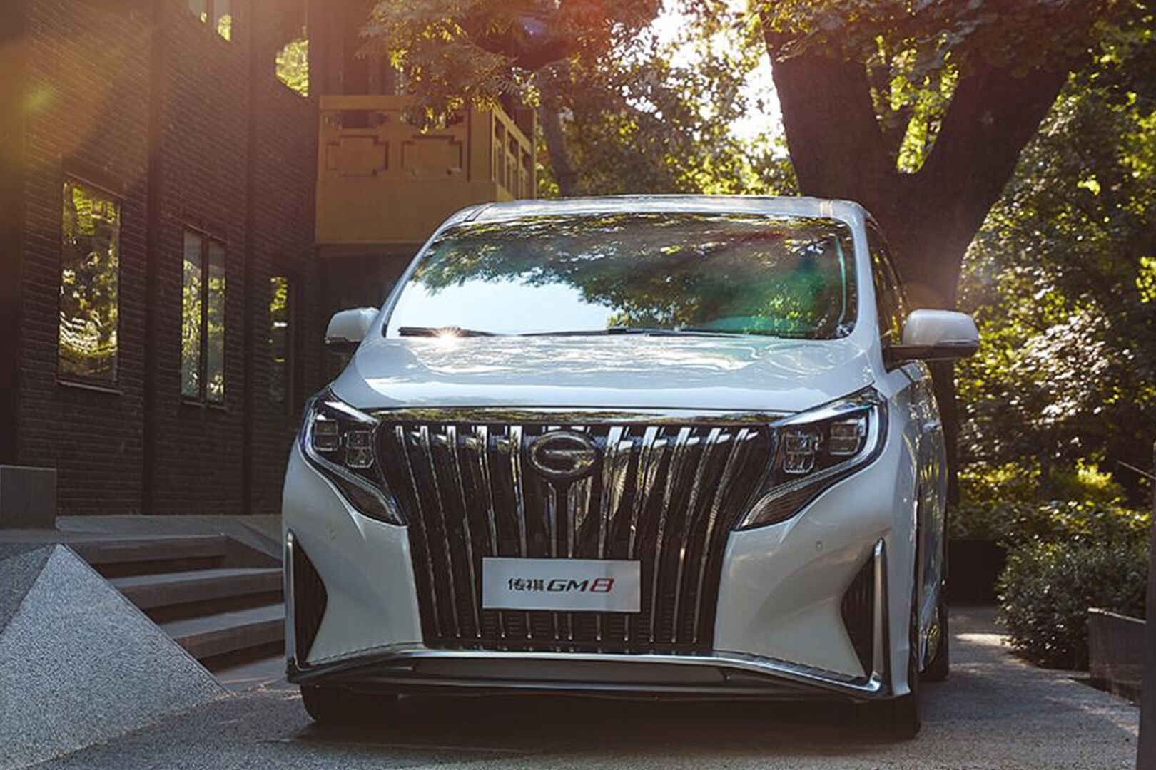 比埃尔法还豪华，传祺GM8大师版售23.98万起