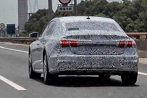 关于国产A7，粉丝：溜背+无框+电动尾翼；上汽：比A6长，比A8短